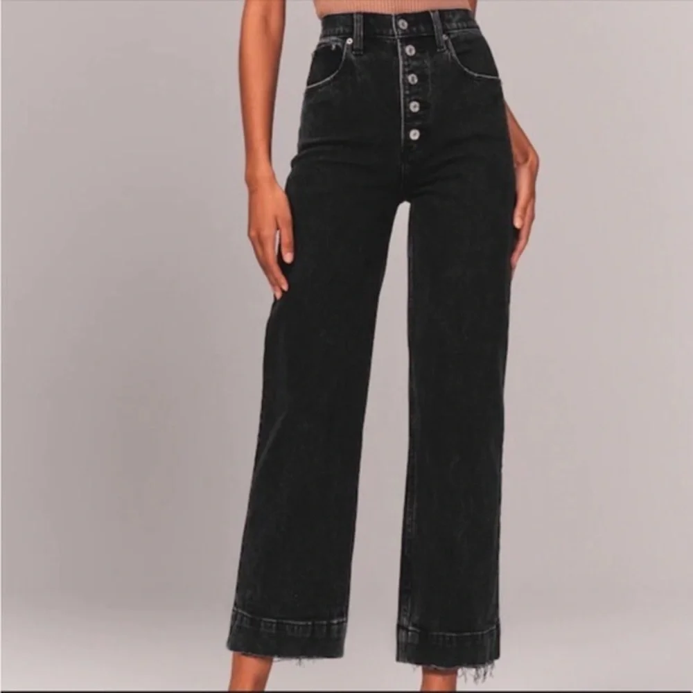 Abercrombie & Fitch Crop Wide Leg Ultra High Rise Jeans Black 32/14R - Picture 1 of 9